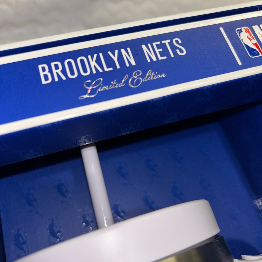 Hydrapeak x NBA Brooklyn Nets Voyager Stainless Steel Bling Tumbler NEW - Picture 8 of 8